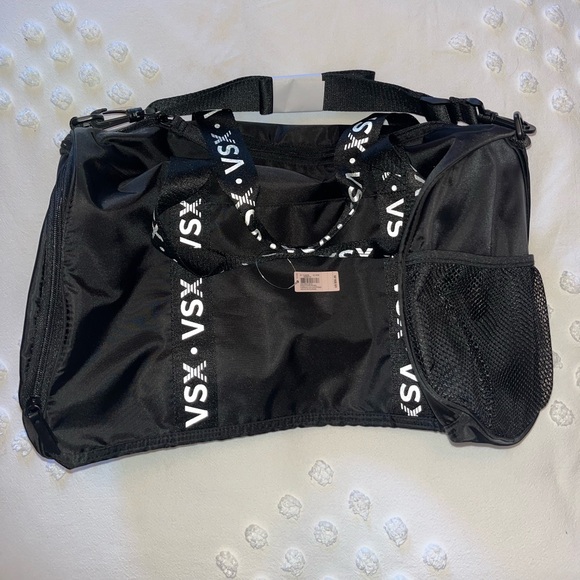 Victoria’s Secret VSX Duffle Bag BNWT - Picture 2 of 10